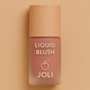Application de blush liquide pour un teint lumineux et frai